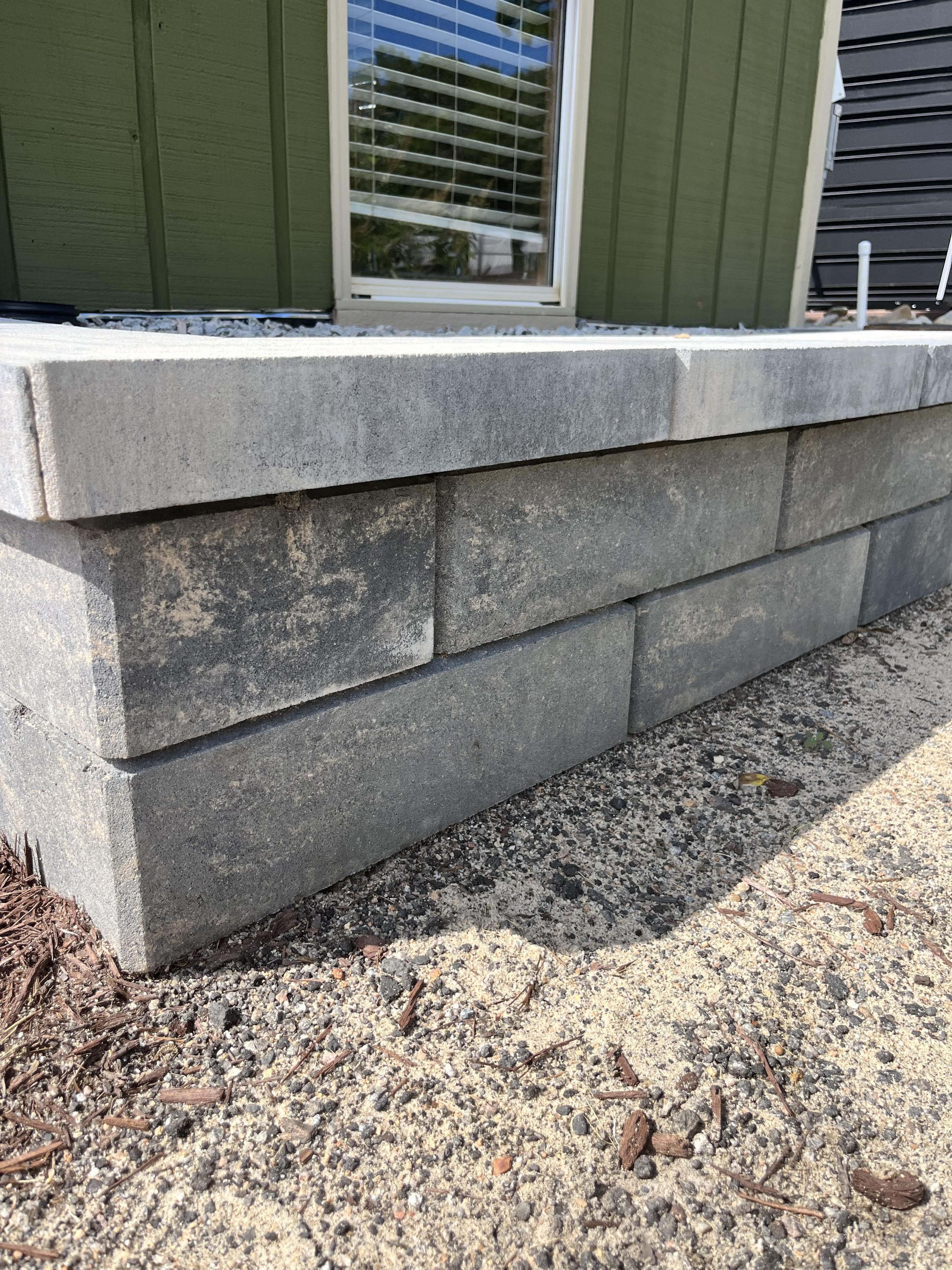 Keystone Lenza Wall Block – Pinestraw Place